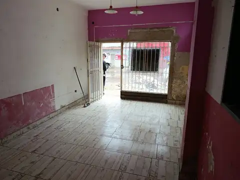 Local en Alquiler en Loma Hermosa, $ 400.000