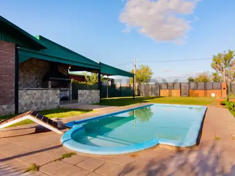 Venta Lote con Monoambiente, pileta y quincho en Punta Chacra, Roldán