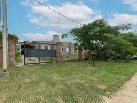 Bv Los Eucaliptos 2000