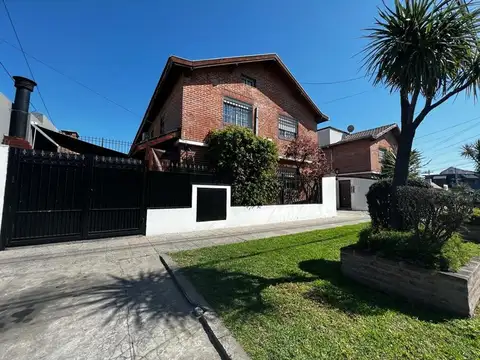 DUPLEX 3 AMBIENTES - PATIO - COCHERA - APTO CREDITO