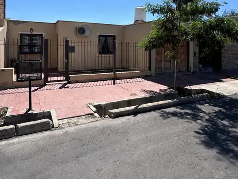 Del Planchon  , B jardín Luzuriaga, Maipu