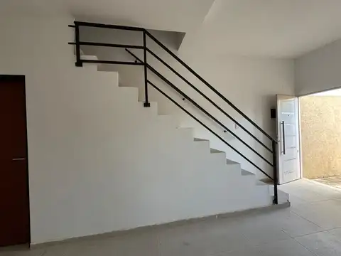 Depto Tipo Casa en Venta de 3 ambientes