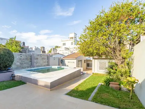 CASA 5 AMB EN VENTA CON PISCINA PARRILLA GARAGE