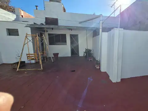 VENTA DE LOCAL,  C/DEPARTAMENTO , PATIO. CASEROS CENTRO