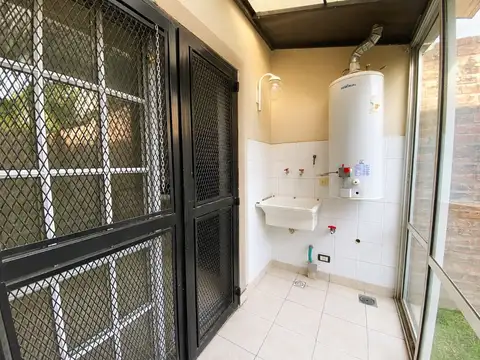 Depto Tipo Casa en Venta con 1 cocheras