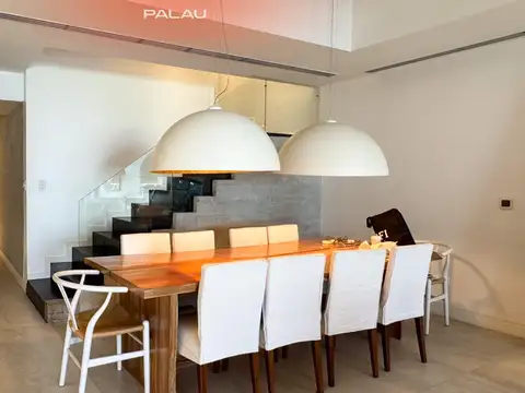 Casa en Venta con 3 cocheras