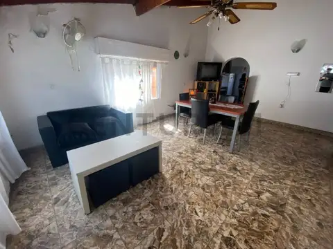 23 entre 523 y 524, Casa 3 dormitorios en Venta, La Plata.-