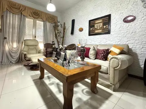 Depto Tipo Casa en Venta en Rafael Calzada, USD 90.000
