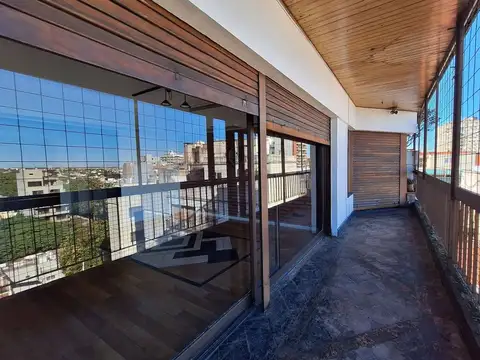Departamento 5 ambientes con 3 baños