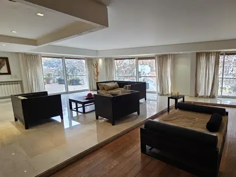 Departamento 8 ambientes con 4 baños