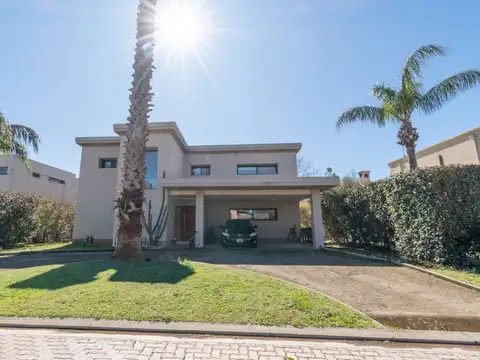 Avenida Fuerza Aerea 4200