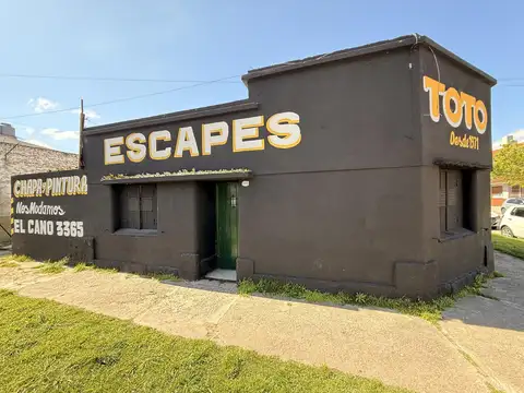 Primera Junta esq. Salta