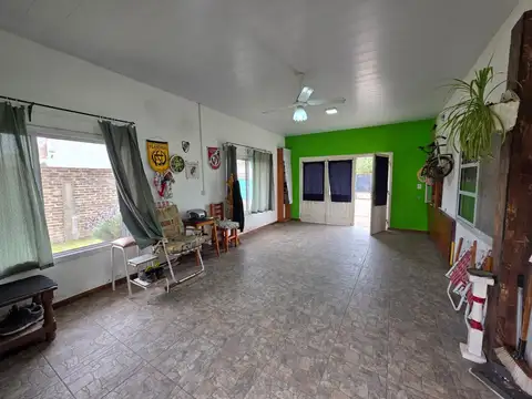Casa en Venta con 4 cocheras