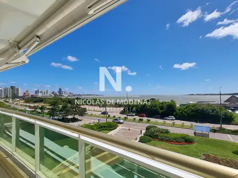 Departamento de 3 dormitorios en venta en Coral Tower en venta