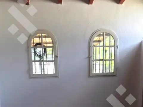 VENTA CASA DE 6 AMBIENTES, CON COCHERA, EN BARRIO  UNO, PLAZA HUINCUL, PROVINCIA DE NEUQUÉN
