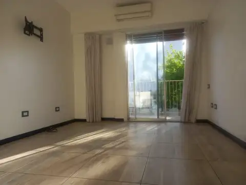2 Ambientes al frente con balcon