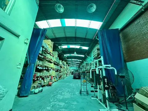 Deposito con oficina 457,40m2