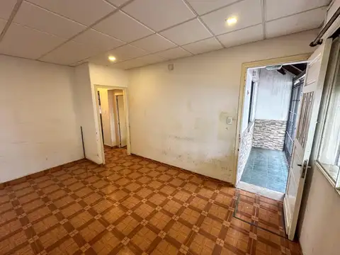 Casa 4 ambientes con 1 baño
