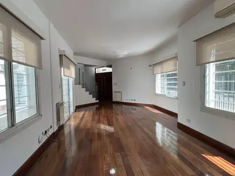 CASA EN VENTA-BANFIELD-5 AMBIENTES-AMPLIA COCHERA