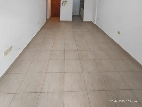 Monoambiente con cochera en alquiler - Zona residencial