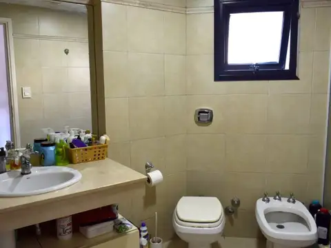 Departamento 4 ambientes con 2 baños
