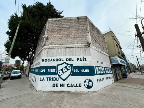 Quincho con pileta, sauna y parrilla en venta - Quilmes centro