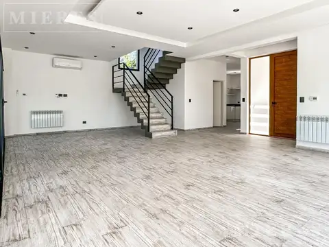 Casa en venta en Vila Marina I, Villanueva