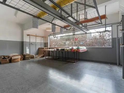 Oficina en Venta en Villa Crespo PB + 2 pisos