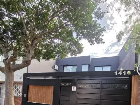 Casa de 4 ambientes en lote propio refaccionada a nuevo