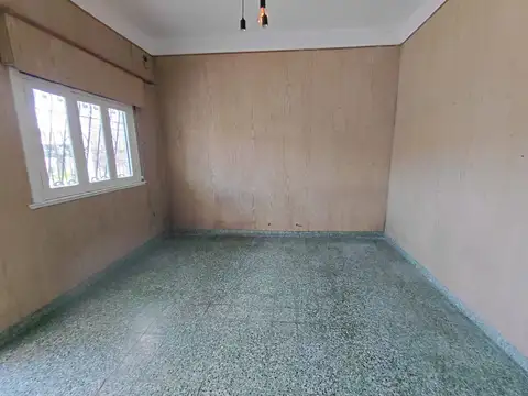 CASA EN ALQUILER WILDE CON GRAN PARQUE