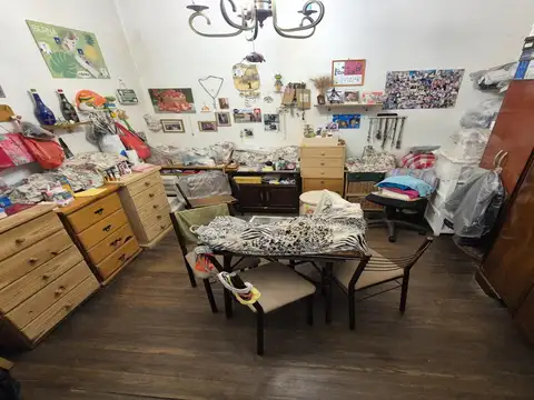 Depto Tipo Casa en Venta 80 años