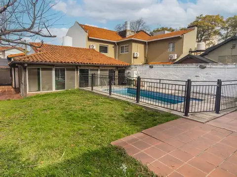 VENTA CASA 4 AMBIENTES EN LA LUCILA - APTO CREDITO