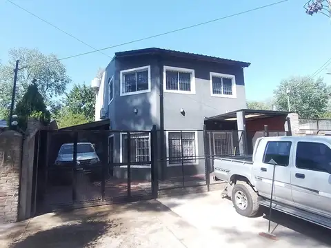 VENTA CASA  3 DORM,PARQUE Y PISCINA -MALVINAS ARG