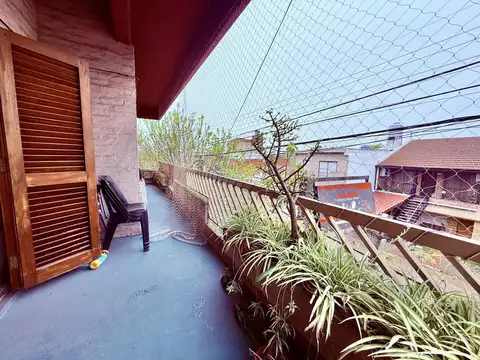 PH 3 AMBIENTES EN PRIMER PISO CON TERRAZA Y PARQUE EN SAN JUSTO