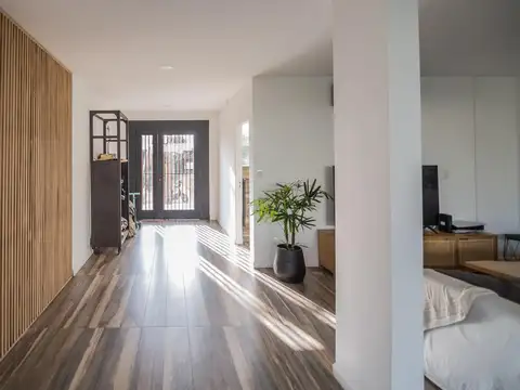 Casa en Venta con 4 cocheras