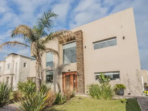 Nordelta-Casa en  Venta En Tipas de 5 ambientes