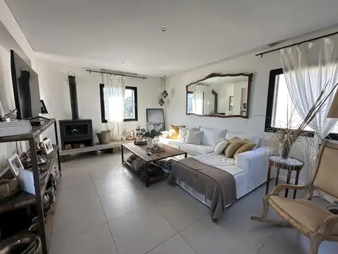 Casa 4 ambientes con 3 baños