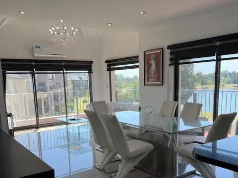 C. El Deslinde 1360 , Piso 1