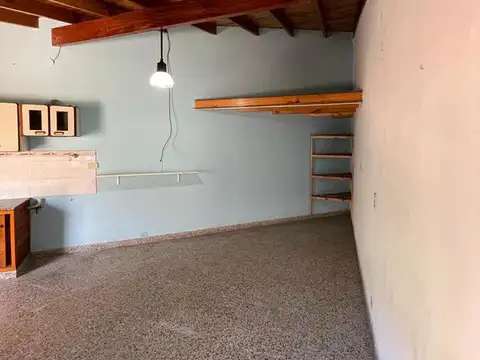 Depto Tipo Casa en Alquiler en Lomas del Mirador, $ 450.000