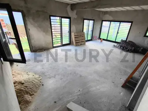 CASA 4 AMBIENTES A TERMINAR EN BARRIO PETION CHICO CAÑUELAS