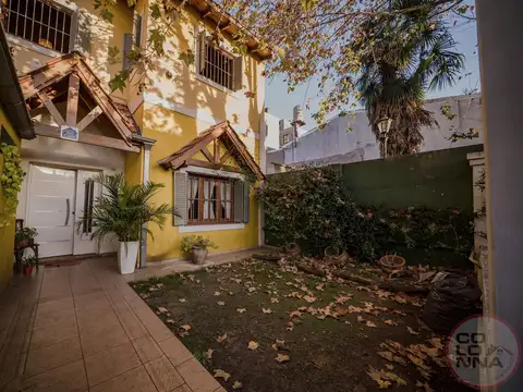 Casa en Venta 5 ambientes con jardín y cochera en Villa Sáenz Peña