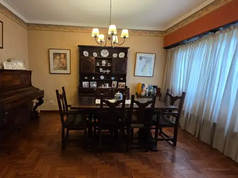 VENTA CHALET 4 AMB CON PILETA EN ADROGUE
