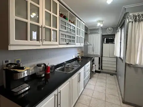 4 AMBIENTES CON COCHERA  Y BALCON - MUY LUMINOSO!