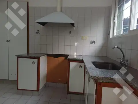 Casa en Alquiler con 1 cochera