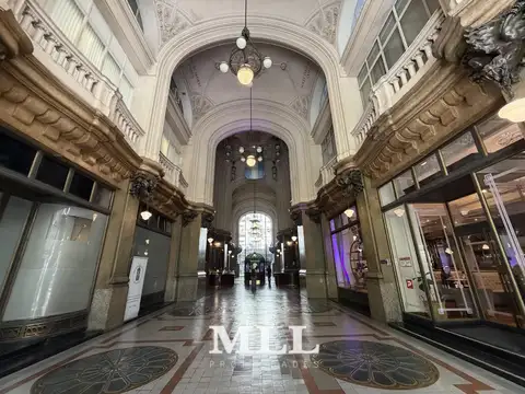 Oficina - Palacio Barolo. Av de Mayo al 1300.