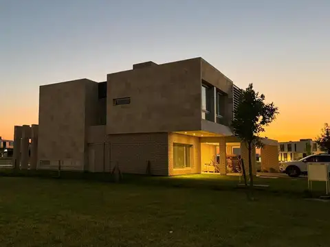 Casa en Venta en Canning, USD 890.000
