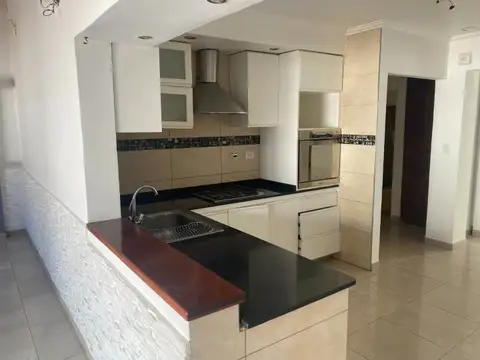 Venta : Tu Próxima Casa Te Espera – 5 Dormitorios, Quincho y Playroom Impecable