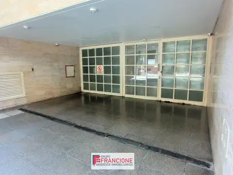 Oficina en Venta con 2 cocheras