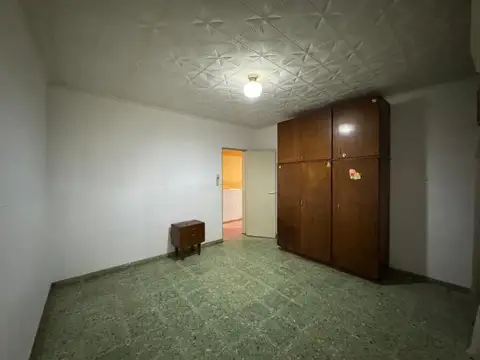 Casa 5 ambientes con 1 baño