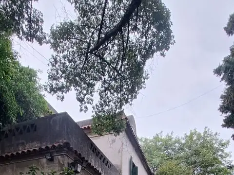 CIUDADELA. BARRAGAN  700 A 2 CUADRAS DE CABA.MAGNIFICA CASONA  DE ESTILO LOTE 17.31 X 43.-